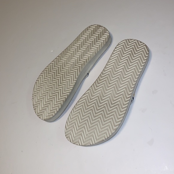 HBC Hudson’s Bay Company x Teva Flip Flops - Women’s Size 8 - Picture 3 of 4